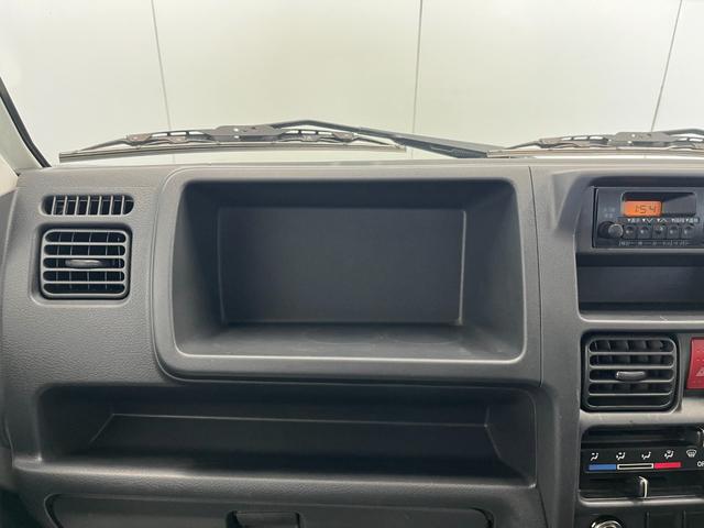 キャリイトラック ＫＣエアコン・パワステ　切替４ＷＤ　５速ＭＴ　エアコン　パワーステアリング　運転席エアバック　純正ラジオ　ＡＭ　ＦＭ　シガーソケット　テールゲートチェーン　　新車保証書　取り扱い説明書　車検９年４月２７日まで（23枚目）