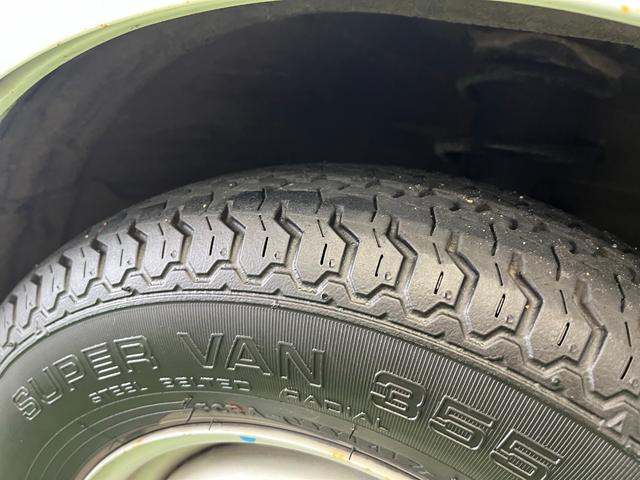 キャリイトラック ＫＣエアコン・パワステ　切替４ＷＤ　５速ＭＴ　エアコン　パワーステアリング　運転席エアバック　純正ラジオ　ＡＭ　ＦＭ　シガーソケット　テールゲートチェーン　　新車保証書　取り扱い説明書　車検９年４月２７日まで（32枚目）