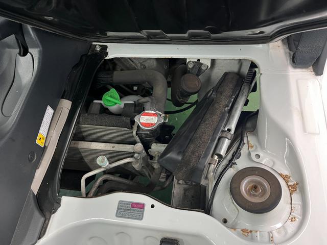 キャリイトラック ＫＣエアコン・パワステ　切替４ＷＤ　５速ＭＴ　エアコン　パワーステアリング　運転席エアバック　純正ラジオ　ＡＭ　ＦＭ　シガーソケット　テールゲートチェーン　　新車保証書　取り扱い説明書　車検９年４月２７日まで（37枚目）