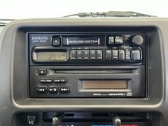 ＭＤデッキを装着しています。ＣＤ・カセットテープ再生等が使用できます。 4