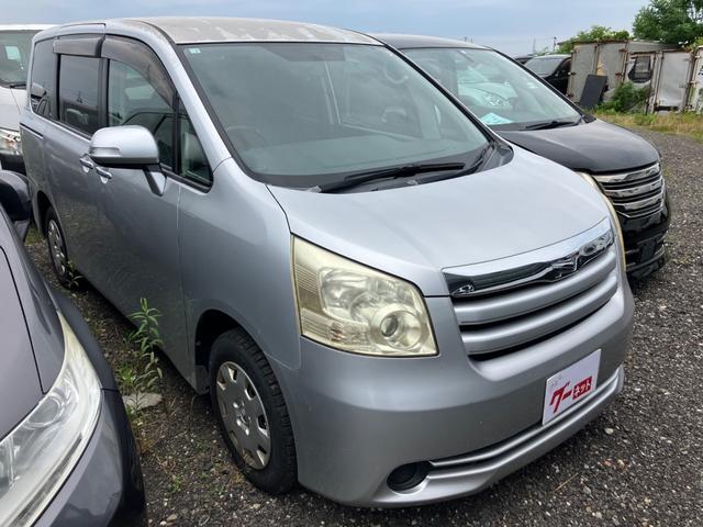ノア Ｘ　スマートエディション　ＥＴＣ　４ＷＤ　バックカメラ　ダブルエアコン（2枚目）