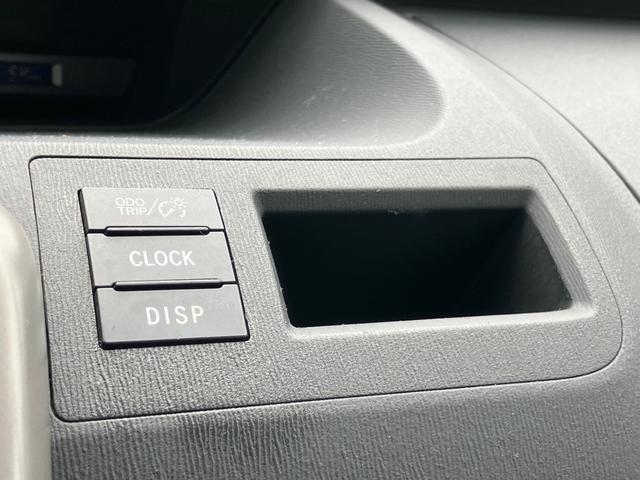 ノア Ｘ　スマートエディション　ＥＴＣ　４ＷＤ　バックカメラ　ダブルエアコン（13枚目）