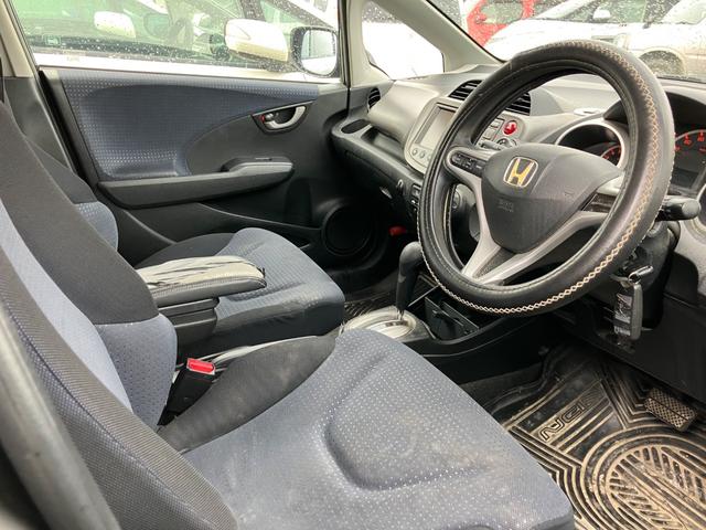 フィット 　ＥＴＣ　４ＷＤ　バックカメラ　キーレスエントリー（22枚目）