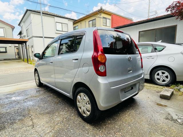 ミラ Ｘ　電動格納ミラー、盗難防止システム、ＣＤ、ラジオ、キーレスエントリー、エアコン、ＡＢＳ、パワステ、パワーウィンドウ、Ｗエアバック、マニュアル５速、走行距離３７１９２ｋｍ、２年車検整備付き（8枚目）