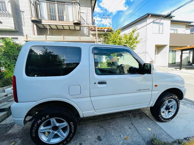 ジムニー ランドベンチャー　４ＷＤ、ターボ、リフトアップ、ナビＴＶ、ＥＴＣ、シートヒーター、背面タイヤ、アルミホイール、フォグランプ、運転席助手席エアバッグ、キーレスエントリー、エアコン、ＰＷ、ＰＳ、ＡＢＳ、車検令和８年１０月（7枚目）