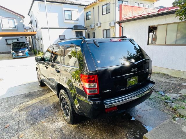 ジープ・グランドチェロキー リミテッド　４ＷＤ、ＨＤＤナビ、バックカメラ、革シート、運転席助手席エアバッグ、パワーシート、シートヒーター、コーナーセンサー、社外アルミ、オートエアコン、キーレスエントリー、走行８７７７６ｋｍ、２年車検整備付き（8枚目）