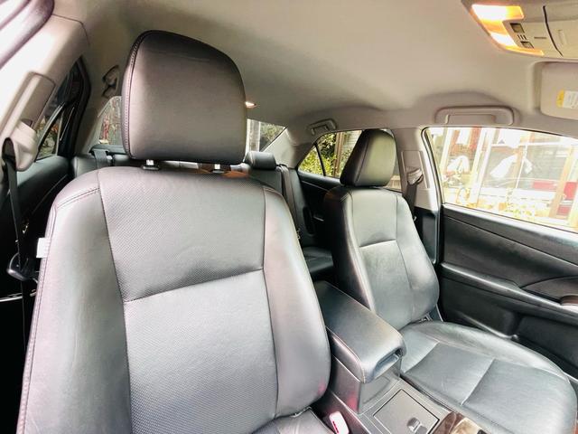 カムリ ハイブリッド　レザーパッケージ　革シート、クルーズコントロール、フルセグバックカメラ、メモリーナビテレビ、電動シート、シートヒーター、ＥＴＣ、Ｂｌｕｅｔｏｏｔｈ、純正アルミホイール、デュアルエアバック、デュアルエアコン、車検整備付き（16枚目）