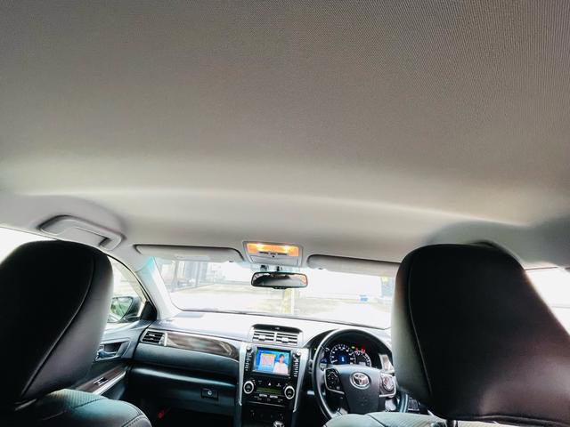 カムリ ハイブリッド　レザーパッケージ　革シート、クルーズコントロール、フルセグバックカメラ、メモリーナビテレビ、電動シート、シートヒーター、ＥＴＣ、Ｂｌｕｅｔｏｏｔｈ、純正アルミホイール、デュアルエアバック、デュアルエアコン、車検整備付き（22枚目）