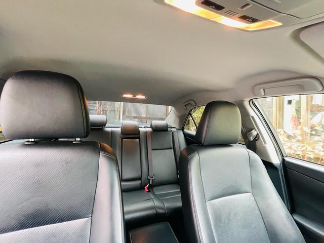 カムリ ハイブリッド　レザーパッケージ　革シート、クルーズコントロール、フルセグバックカメラ、メモリーナビテレビ、電動シート、シートヒーター、ＥＴＣ、Ｂｌｕｅｔｏｏｔｈ、純正アルミホイール、デュアルエアバック、デュアルエアコン、車検整備付き（24枚目）