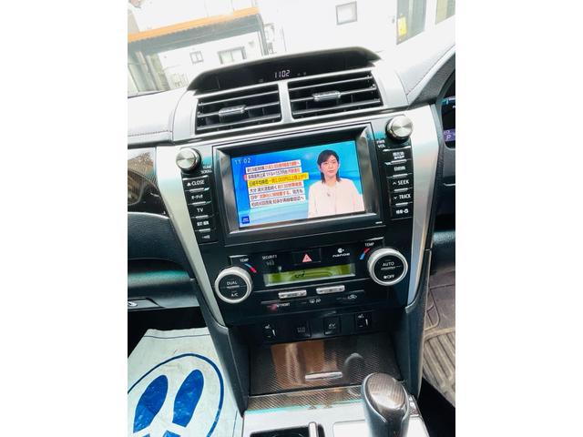 カムリ ハイブリッド　レザーパッケージ　革シート、クルーズコントロール、フルセグバックカメラ、メモリーナビテレビ、電動シート、シートヒーター、ＥＴＣ、Ｂｌｕｅｔｏｏｔｈ、純正アルミホイール、デュアルエアバック、デュアルエアコン、車検整備付き（27枚目）