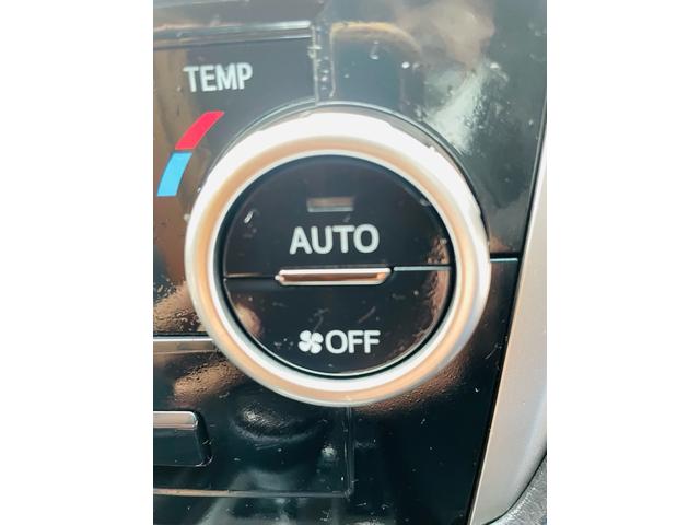 カムリ ハイブリッド　レザーパッケージ　革シート、クルーズコントロール、フルセグバックカメラ、メモリーナビテレビ、電動シート、シートヒーター、ＥＴＣ、Ｂｌｕｅｔｏｏｔｈ、純正アルミホイール、デュアルエアバック、デュアルエアコン、車検整備付き（29枚目）