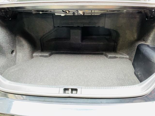 カムリ ハイブリッド　レザーパッケージ　革シート、クルーズコントロール、フルセグバックカメラ、メモリーナビテレビ、電動シート、シートヒーター、ＥＴＣ、Ｂｌｕｅｔｏｏｔｈ、純正アルミホイール、デュアルエアバック、デュアルエアコン、車検整備付き（72枚目）