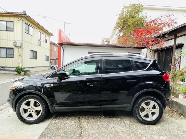 クーガ 4WD、革シート、サンルーフ、デジタルナビTV、ETC、パワーシート、シートヒーター、クルーズコントロール、Bluetooth、USB端子、純正アルミ、ルーフレール、2年車検整備付き(7枚目)