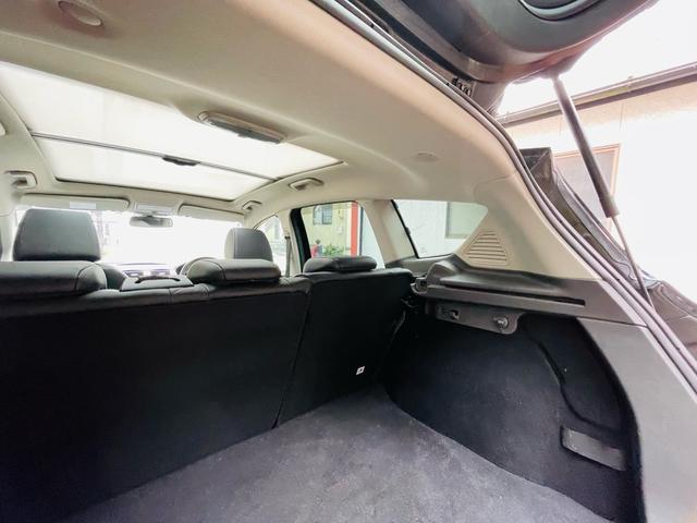 クーガ 4WD、革シート、サンルーフ、デジタルナビTV、ETC、パワーシート、シートヒーター、クルーズコントロール、Bluetooth、USB端子、純正アルミ、ルーフレール、2年車検整備付き(28枚目)