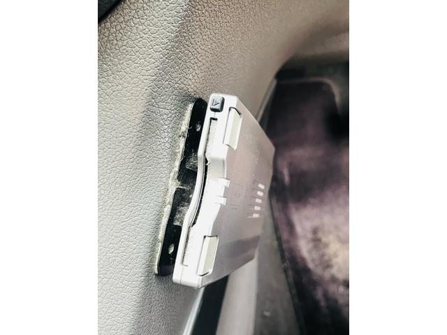 クーガ 4WD、革シート、サンルーフ、デジタルナビTV、ETC、パワーシート、シートヒーター、クルーズコントロール、Bluetooth、USB端子、純正アルミ、ルーフレール、2年車検整備付き(37枚目)