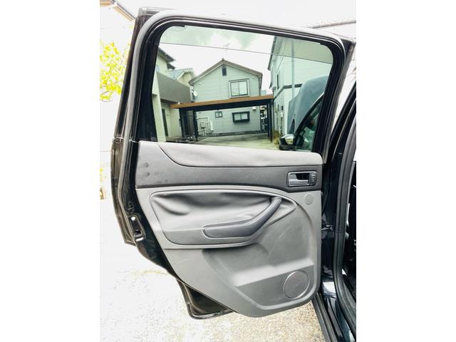 クーガ 4WD、革シート、サンルーフ、デジタルナビTV、ETC、パワーシート、シートヒーター、クルーズコントロール、Bluetooth、USB端子、純正アルミ、ルーフレール、2年車検整備付き(61枚目)