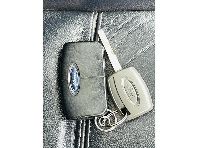 クーガ 4WD、革シート、サンルーフ、デジタルナビTV、ETC、パワーシート、シートヒーター、クルーズコントロール、Bluetooth、USB端子、純正アルミ、ルーフレール、2年車検整備付き(69枚目)