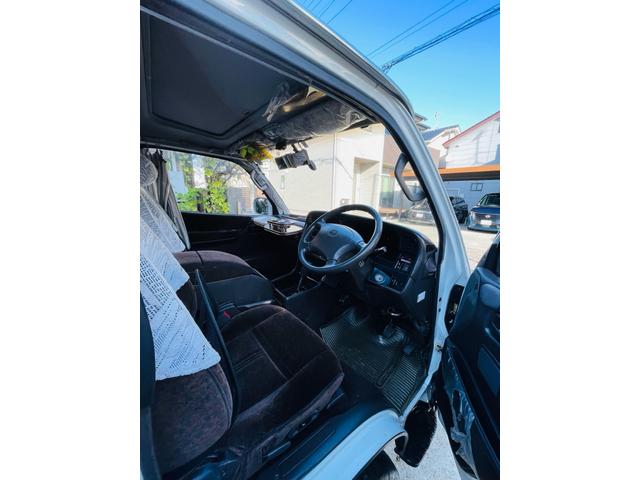 ハイエースワゴン スーパーカスタムリミテッド　４ＷＤ、ディーゼルターボ、エンジンスターター、ドライブレコーダー、Ｗサンルーフ、パワースライドドア、Ｗエアコン、ナビＴＶ、リアカーテン、ＥＴＣ、純正アルミ、キーレスエントリー、二年車検整備付き（14枚目）