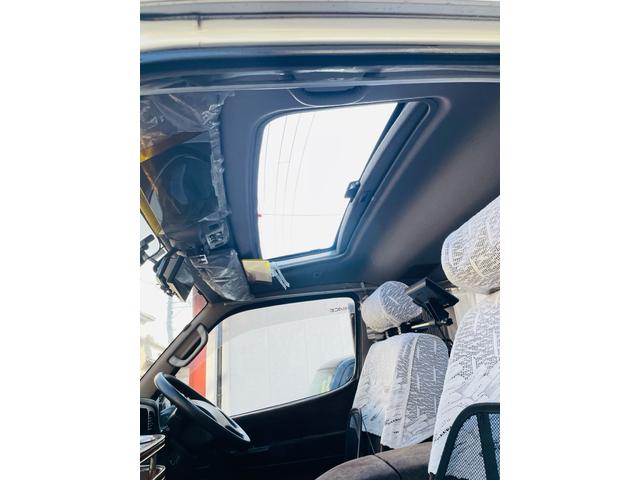 ハイエースワゴン スーパーカスタムリミテッド　４ＷＤ、ディーゼルターボ、エンジンスターター、ドライブレコーダー、Ｗサンルーフ、パワースライドドア、Ｗエアコン、ナビＴＶ、リアカーテン、ＥＴＣ、純正アルミ、キーレスエントリー、二年車検整備付き（25枚目）