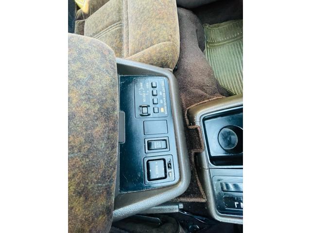 ハイエースワゴン スーパーカスタムリミテッド　４ＷＤ、ディーゼルターボ、エンジンスターター、ドライブレコーダー、Ｗサンルーフ、パワースライドドア、Ｗエアコン、ナビＴＶ、リアカーテン、ＥＴＣ、純正アルミ、キーレスエントリー、二年車検整備付き（42枚目）