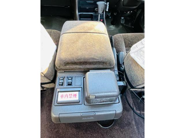 ハイエースワゴン スーパーカスタムリミテッド　４ＷＤ、ディーゼルターボ、エンジンスターター、ドライブレコーダー、Ｗサンルーフ、パワースライドドア、Ｗエアコン、ナビＴＶ、リアカーテン、ＥＴＣ、純正アルミ、キーレスエントリー、二年車検整備付き（52枚目）