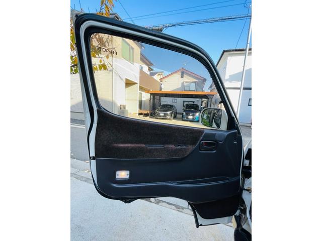 ハイエースワゴン スーパーカスタムリミテッド　４ＷＤ、ディーゼルターボ、エンジンスターター、ドライブレコーダー、Ｗサンルーフ、パワースライドドア、Ｗエアコン、ナビＴＶ、リアカーテン、ＥＴＣ、純正アルミ、キーレスエントリー、二年車検整備付き（59枚目）