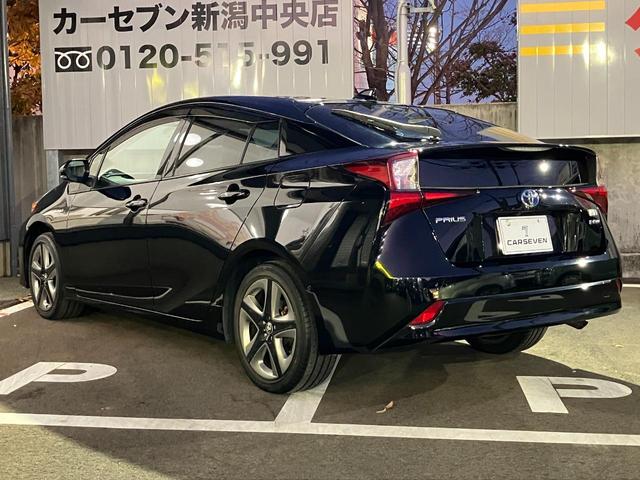 プリウス Ａツーリングセレクション　４ＷＤ　純正アルパイン地図ナビ　バックカメラ　アラウンドビューモニター　ブラインドスポットモニター　Ｂｌｕｅｔｏｏｔｈ　レザーシート　パワーシート　シートヒーター　ドラレコ　ＡＡＣ　ＥＴＣ車載器（8枚目）