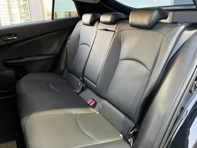 プリウス Ａツーリングセレクション　４ＷＤ　純正アルパイン地図ナビ　バックカメラ　アラウンドビューモニター　ブラインドスポットモニター　Ｂｌｕｅｔｏｏｔｈ　レザーシート　パワーシート　シートヒーター　ドラレコ　ＡＡＣ　ＥＴＣ車載器（12枚目）