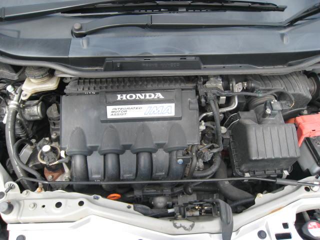 フィットハイブリッド ベースグレード　女性ワンオーナー禁煙車　車検令和８年７月　キーレス　ｃｄオーディオ（18枚目）