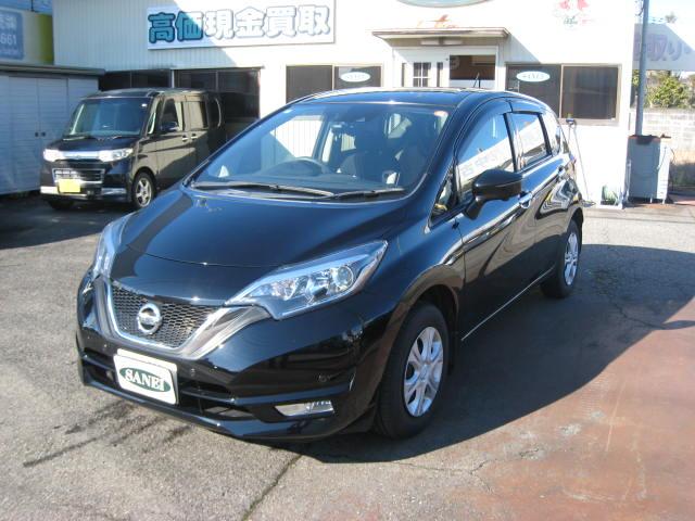 ノート Ｘ　ＦＯＵＲ　スマートセーフティエディション　４ＷＤ　純正メモリーナビ　ＢＴ　ＤＶＤ再生　アラウンドビューモニター　ＥＴＣ　スマートキー　プッシュスタートシステム　エンジンスターター　前後ルームミラー型ドラレコ（2枚目）