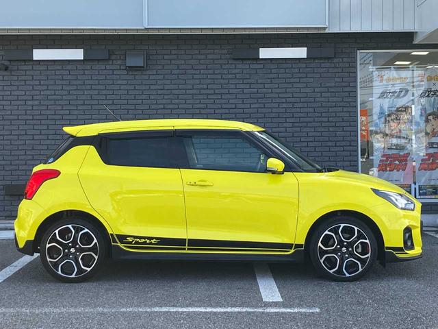 スイフトスポーツ ベースグレード　６速マニュアル　オートクルーズコントロール　シートヒーター　全周囲カメラ　純正メモリーナビ　フルセグＴＶ　ＤＶＤ　ＣＤ　フロントドラレコ　セーフティパッケージ　ＵＳＢ　Ｂｌｕｅｔｏｏｔｈ　禁煙車（5枚目）