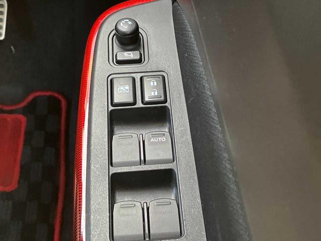 スイフトスポーツ ベースグレード　６速マニュアル　オートクルーズコントロール　シートヒーター　全周囲カメラ　純正メモリーナビ　フルセグＴＶ　ＤＶＤ　ＣＤ　フロントドラレコ　セーフティパッケージ　ＵＳＢ　Ｂｌｕｅｔｏｏｔｈ　禁煙車（34枚目）