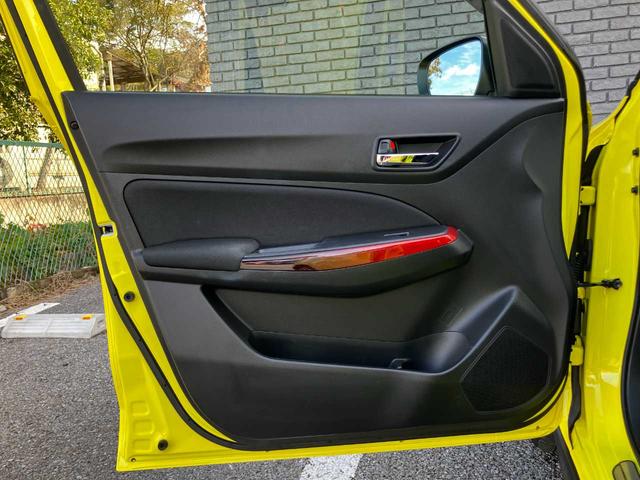 スイフトスポーツ ベースグレード　６速マニュアル　オートクルーズコントロール　シートヒーター　全周囲カメラ　純正メモリーナビ　フルセグＴＶ　ＤＶＤ　ＣＤ　フロントドラレコ　セーフティパッケージ　ＵＳＢ　Ｂｌｕｅｔｏｏｔｈ　禁煙車（43枚目）