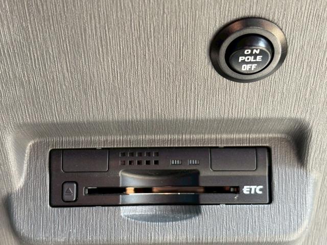 プリウスアルファ Ｓ　トヨタ純正ナビ　バックカメラ　Ｂｌｕｅｔｏｏｔｈ接続　フルセグ　ＣＤ／ＤＶＤ　プッシュスタート　スマートキー　ビルトインＥＴＣ　オートエアコン　オートライト　電動格納ミラー　運転席助手席エアバック（50枚目）