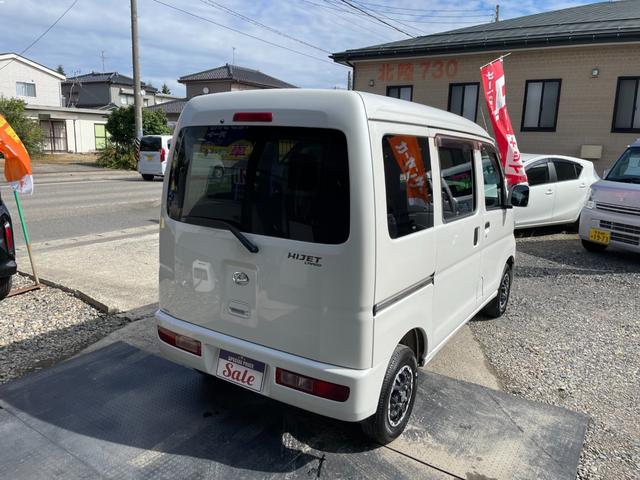ハイゼットカーゴ クルーズ　４ＷＤ　キーレス　パワーウインド　電動格納ミラー　社外アルミホイール　プライバシーガラス　ドアバイザー（8枚目）