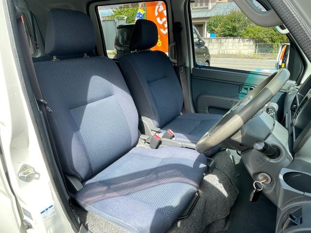 ハイゼットカーゴ クルーズ　４ＷＤ　キーレス　パワーウインド　電動格納ミラー　社外アルミホイール　プライバシーガラス　ドアバイザー（17枚目）
