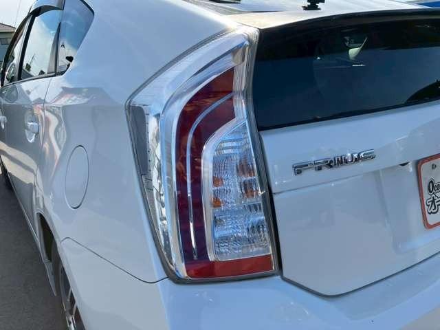 プリウス S 車検整備付 アイドリングストップ 頸部衝撃緩和ヘッドレスト 横滑り防止装置 盗難防止装置 パワステ パワーウィンドウ スマートキー キーレス アルミホイール CD(36枚目)