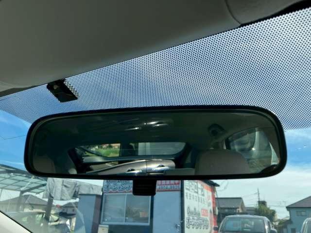 プリウス S 車検整備付 アイドリングストップ 頸部衝撃緩和ヘッドレスト 横滑り防止装置 盗難防止装置 パワステ パワーウィンドウ スマートキー キーレス アルミホイール CD(64枚目)