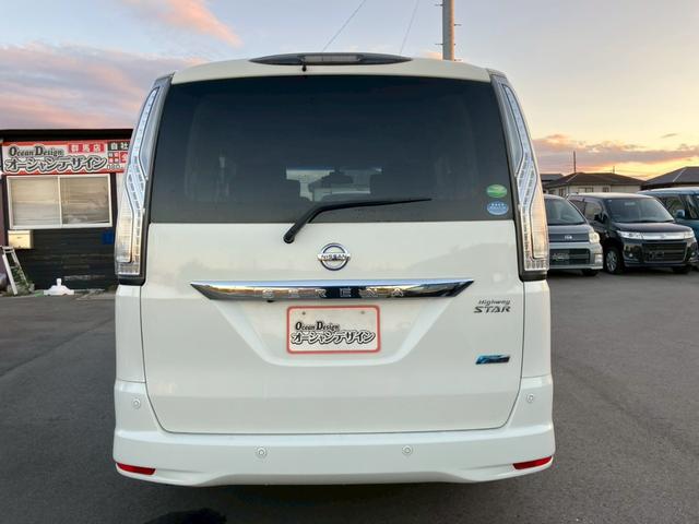 セレナ ハイウェイスターＳ－ＨＶアドバンスドセーフティパック　車検整備付　キーレス　スマートキー　アイドリングストップ　アラウンドビューモニター　両側パワースライドドア　クルーズコントロール　アルパインフリップダウンモニター　３列シート（10枚目）