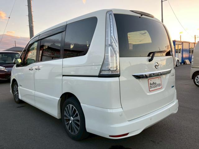 セレナ ハイウェイスターＳ－ＨＶアドバンスドセーフティパック　車検整備付　キーレス　スマートキー　アイドリングストップ　アラウンドビューモニター　両側パワースライドドア　クルーズコントロール　アルパインフリップダウンモニター　３列シート（11枚目）