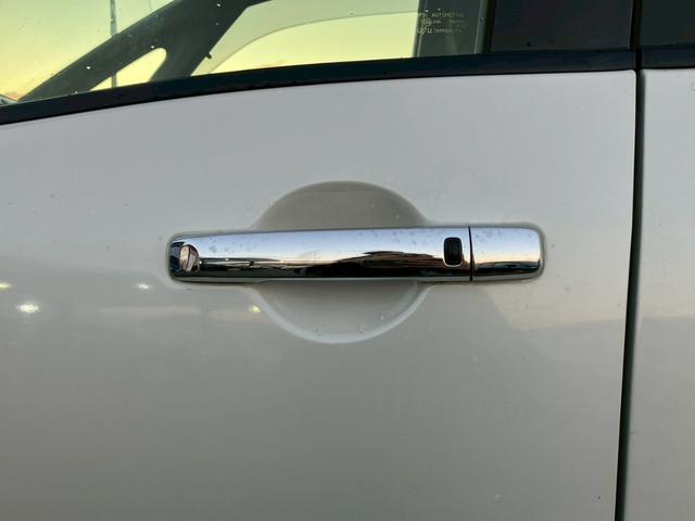 セレナ ハイウェイスターＳ－ＨＶアドバンスドセーフティパック　車検整備付　キーレス　スマートキー　アイドリングストップ　アラウンドビューモニター　両側パワースライドドア　クルーズコントロール　アルパインフリップダウンモニター　３列シート（24枚目）