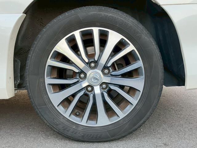 セレナ ハイウェイスターＳ－ＨＶアドバンスドセーフティパック　車検整備付　キーレス　スマートキー　アイドリングストップ　アラウンドビューモニター　両側パワースライドドア　クルーズコントロール　アルパインフリップダウンモニター　３列シート（29枚目）