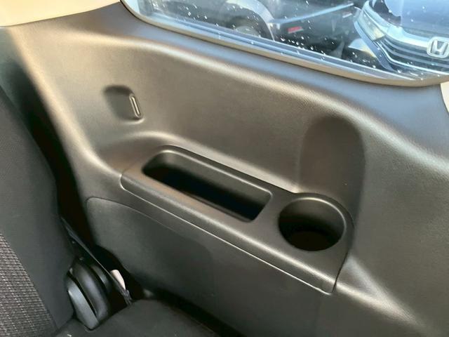 セレナ ハイウェイスターＳ－ＨＶアドバンスドセーフティパック　車検整備付　キーレス　スマートキー　アイドリングストップ　アラウンドビューモニター　両側パワースライドドア　クルーズコントロール　アルパインフリップダウンモニター　３列シート（62枚目）