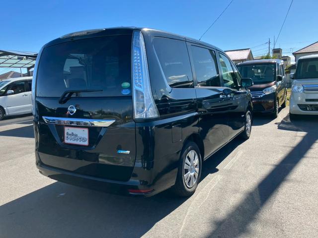 セレナ ２０Ｘ　Ｓ－ハイブリッド　車検整備付　キーレス　スマートキー　アイドリングストップ　両側スライドドア　３列シート　ウォークスルー　寒冷地仕様　クルーズコントロール　レーンキープアシスト（13枚目）