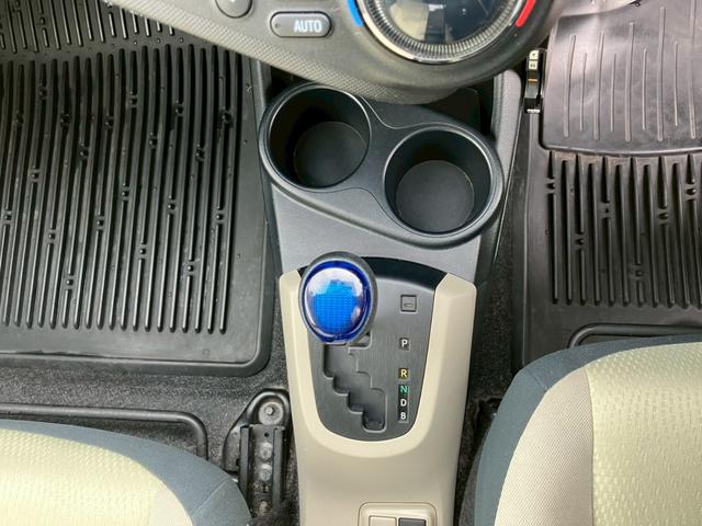 アクア S 検R8/7 キーレス スマートキー 横滑り防止 ETC アイドリングストップ 衝撃安全ボディー エアコン パワーステアリング パワーウインドウ(61枚目)