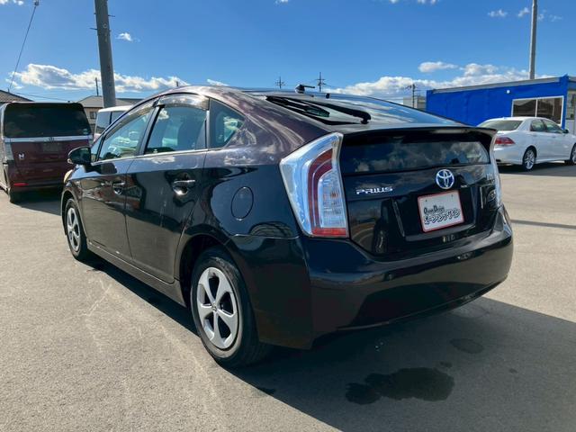 プリウス Ｓ　車検整備付　キーレス　スマートキー　アイドリングストップ　エアコン　パワーステアリング　パワーウインドウ　衝突安全ボディ　盗難防止センサー（11枚目）