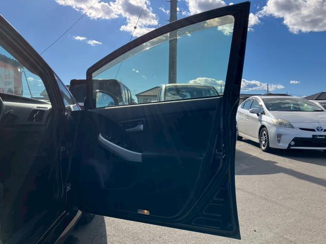 プリウス Ｓ　車検整備付　キーレス　スマートキー　アイドリングストップ　エアコン　パワーステアリング　パワーウインドウ　衝突安全ボディ　盗難防止センサー（39枚目）