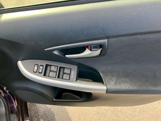 プリウス Ｓ　車検整備付　キーレス　スマートキー　アイドリングストップ　エアコン　パワーステアリング　パワーウインドウ　衝突安全ボディ　盗難防止センサー（40枚目）