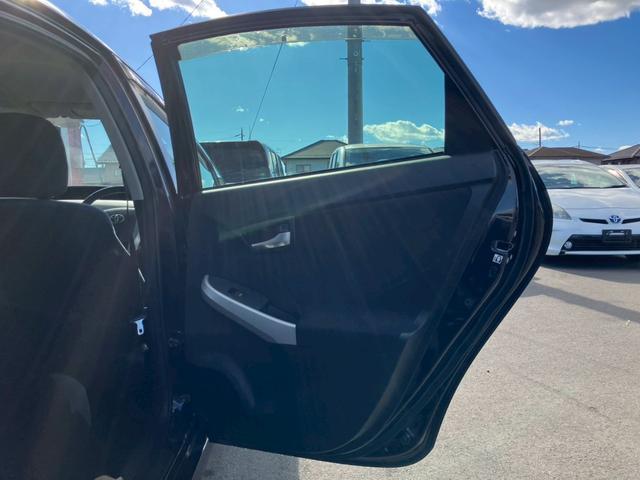 プリウス Ｓ　車検整備付　キーレス　スマートキー　アイドリングストップ　エアコン　パワーステアリング　パワーウインドウ　衝突安全ボディ　盗難防止センサー（43枚目）