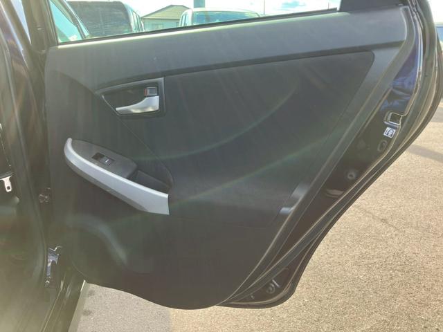 プリウス Ｓ　車検整備付　キーレス　スマートキー　アイドリングストップ　エアコン　パワーステアリング　パワーウインドウ　衝突安全ボディ　盗難防止センサー（44枚目）